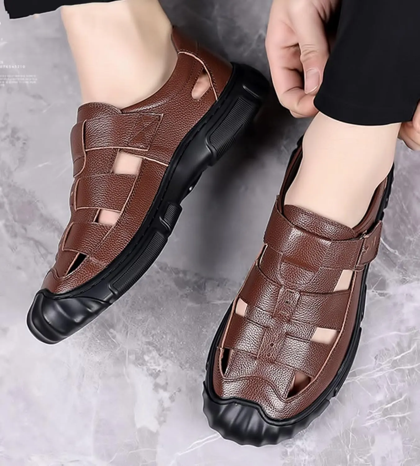 Men Leather Sandals Breathable Closed-Toe Sandals Waterproof Anti-Slip Outdoor Walking Summer Beach Hiking Shoes