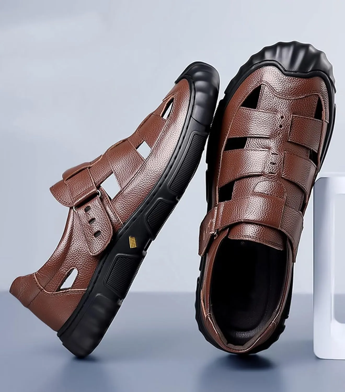 Men Leather Sandals Breathable Closed-Toe Sandals Waterproof Anti-Slip Outdoor Walking Summer Beach Hiking Shoes