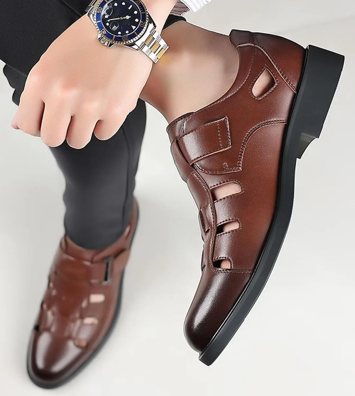 Men's Casual Walking Sandals Closed Toe Outdoor Sports Hiking Sandals Summer Leather Shoes Breathable Business Sandals