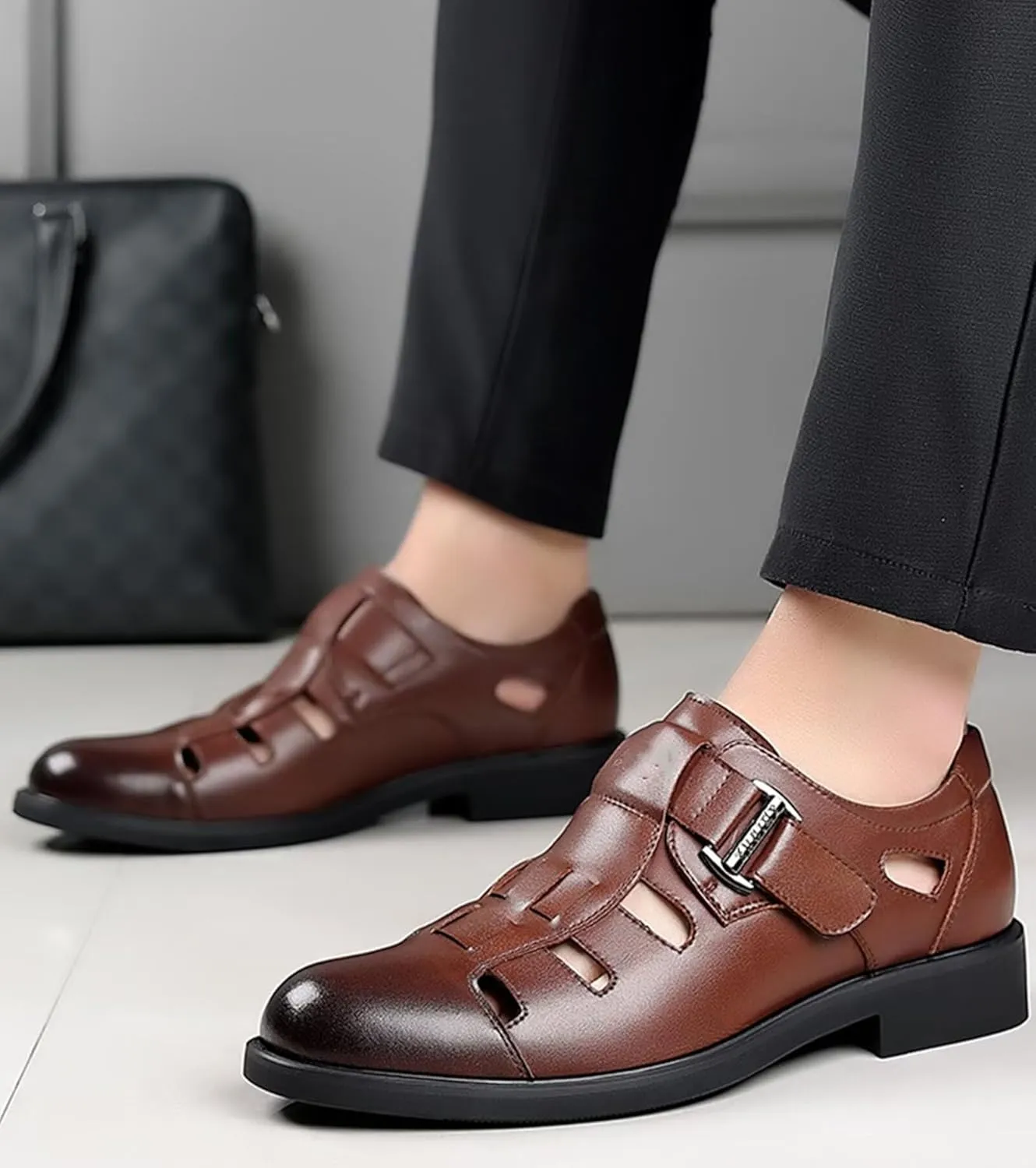 Men's Casual Walking Sandals Closed Toe Outdoor Sports Hiking Sandals Summer Leather Shoes Breathable Business Sandals
