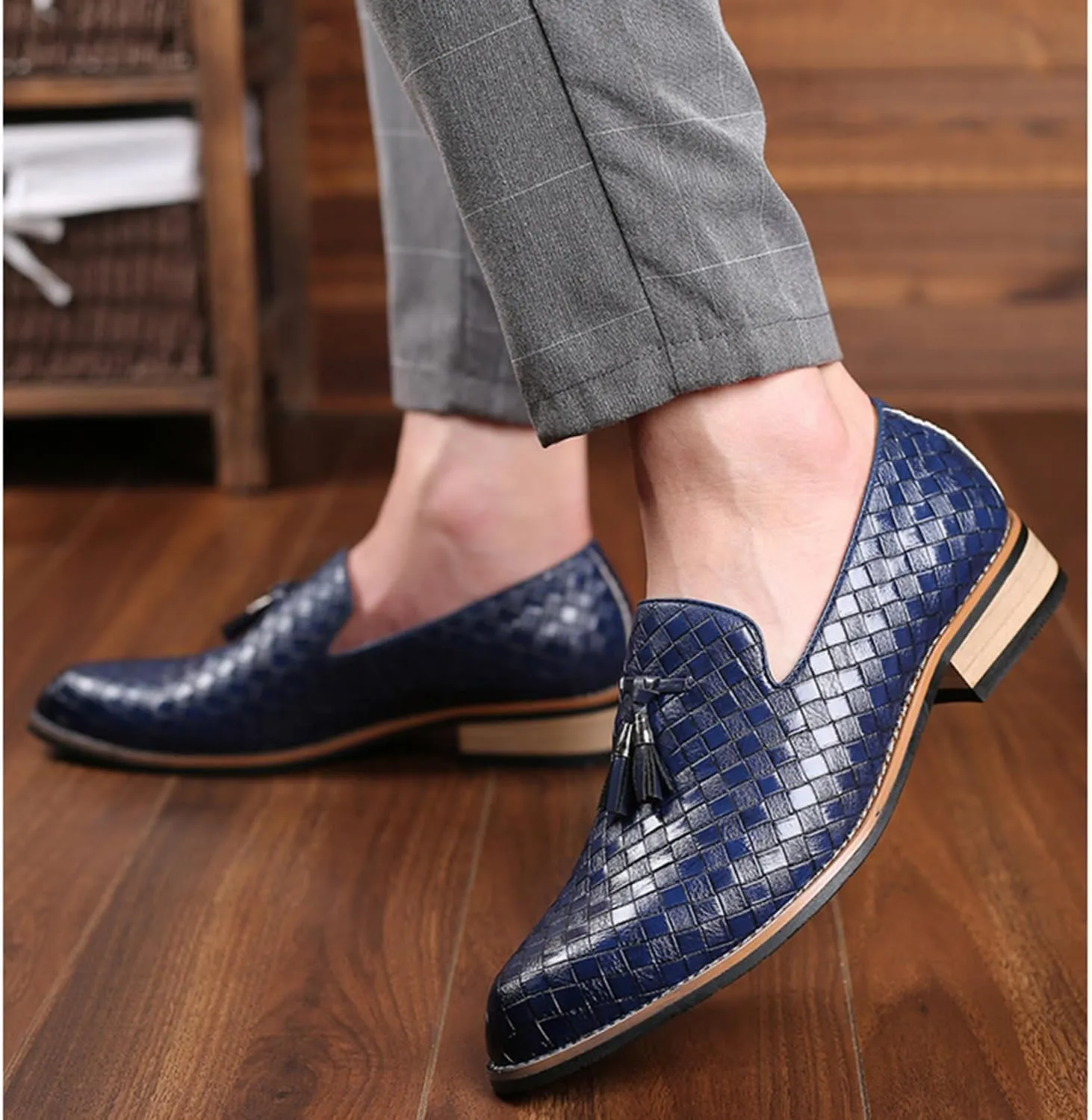 Men's Loafers Dress Shoes Casual Business Dress Shoes Oxfords Slip On Driving Shoes with Tassels