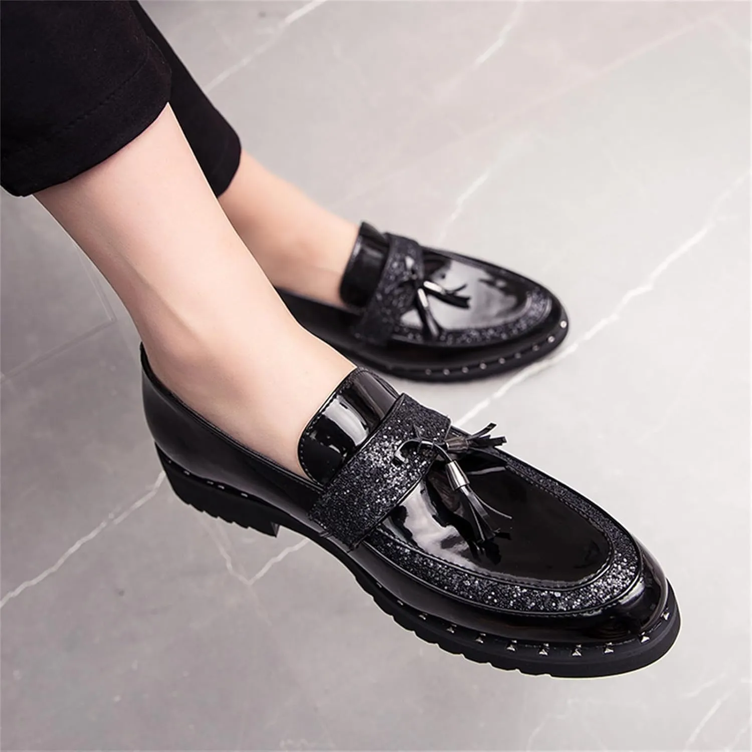 Men's Patent Leather Sequin Tassels Slip On Loafers Fashion Smoking Shoes for Business Wedding Party Formal