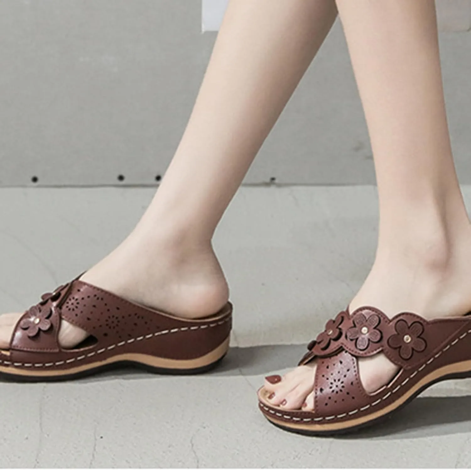 Orthotic Comfortable Women's Platform Wedge Orthopedic Sandals Cross Strap Flowers Slide Breathable Sandals Slip On Walking Slippers with Arch Support Dressy Summer Beach Outdoor Going Out Slipper