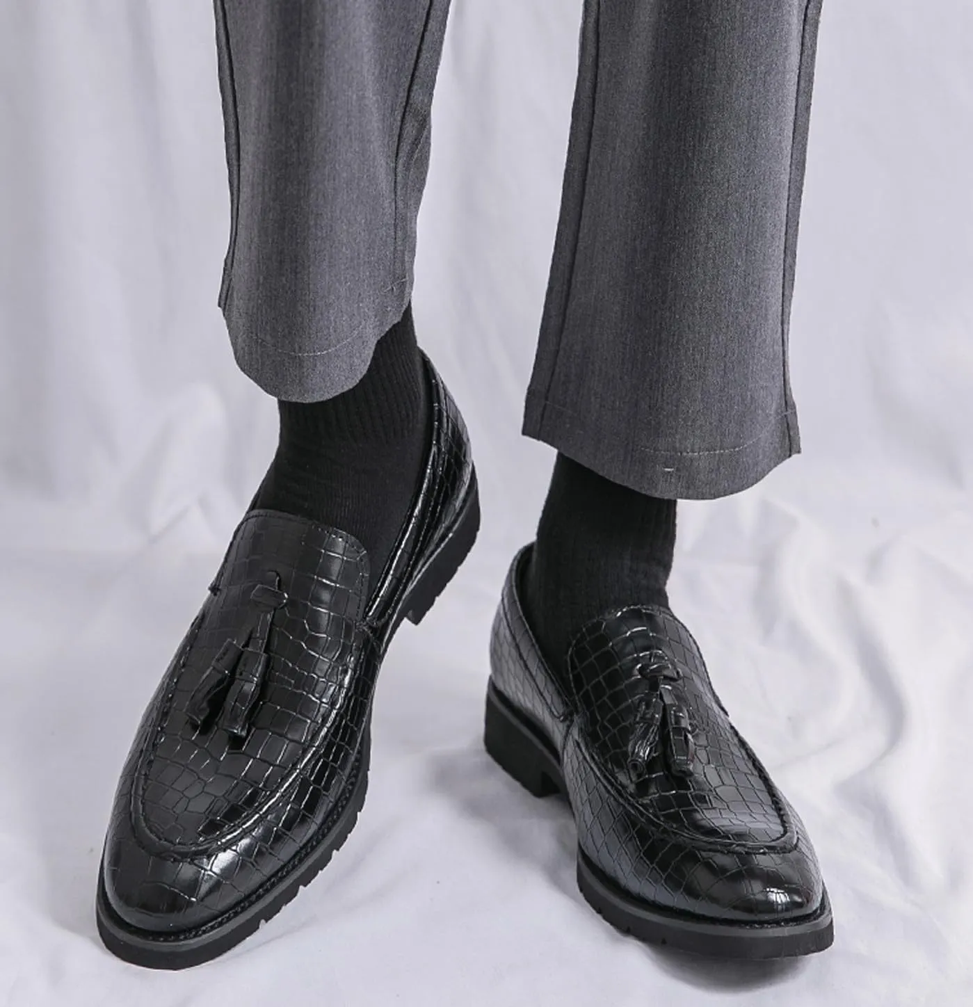 Santimon Mens Loafers Formal Dress Slip On Fashion Casual Summer Shoes Wedding Business Leather Tassel Loafers for Men
