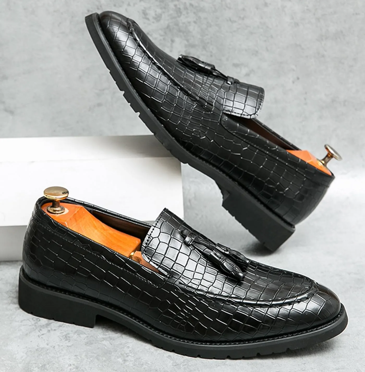 Santimon Mens Loafers Formal Dress Slip On Fashion Casual Summer Shoes Wedding Business Leather Tassel Loafers for Men