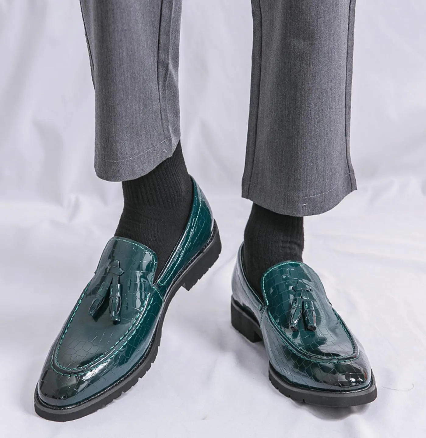 Santimon Mens Loafers Formal Dress Slip On Fashion Casual Summer Shoes Wedding Business Leather Tassel Loafers for Men