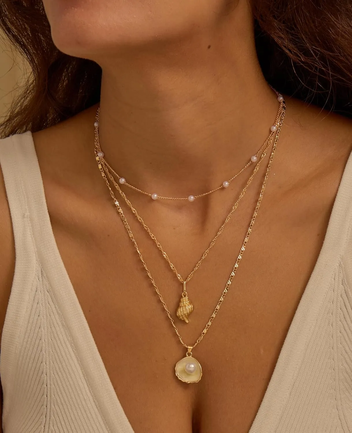 Shell Necklace for Women Gold Layered Conch Seashell Starfish Pendant Necklace Boho Summer Beach Vacation Jewelry for Women