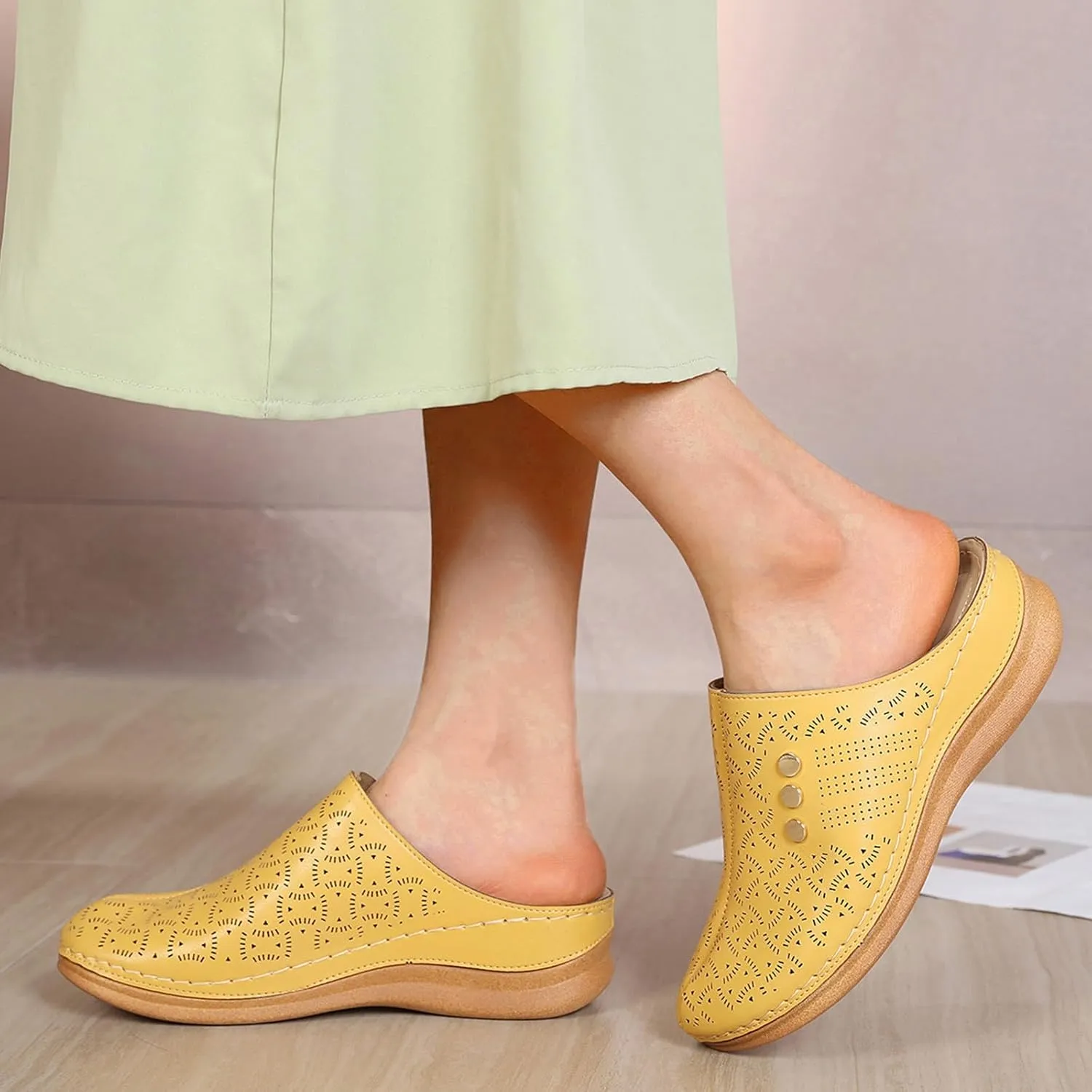 SuanlaTDS Wedge Sandals for Women Summer Dressy 2025 Closed Toe Platform Orthopedic Clogs Comfortable Outdoor Beach Shoes Casual Arch Support Low Heels Wedges Slip On Slide Sandal