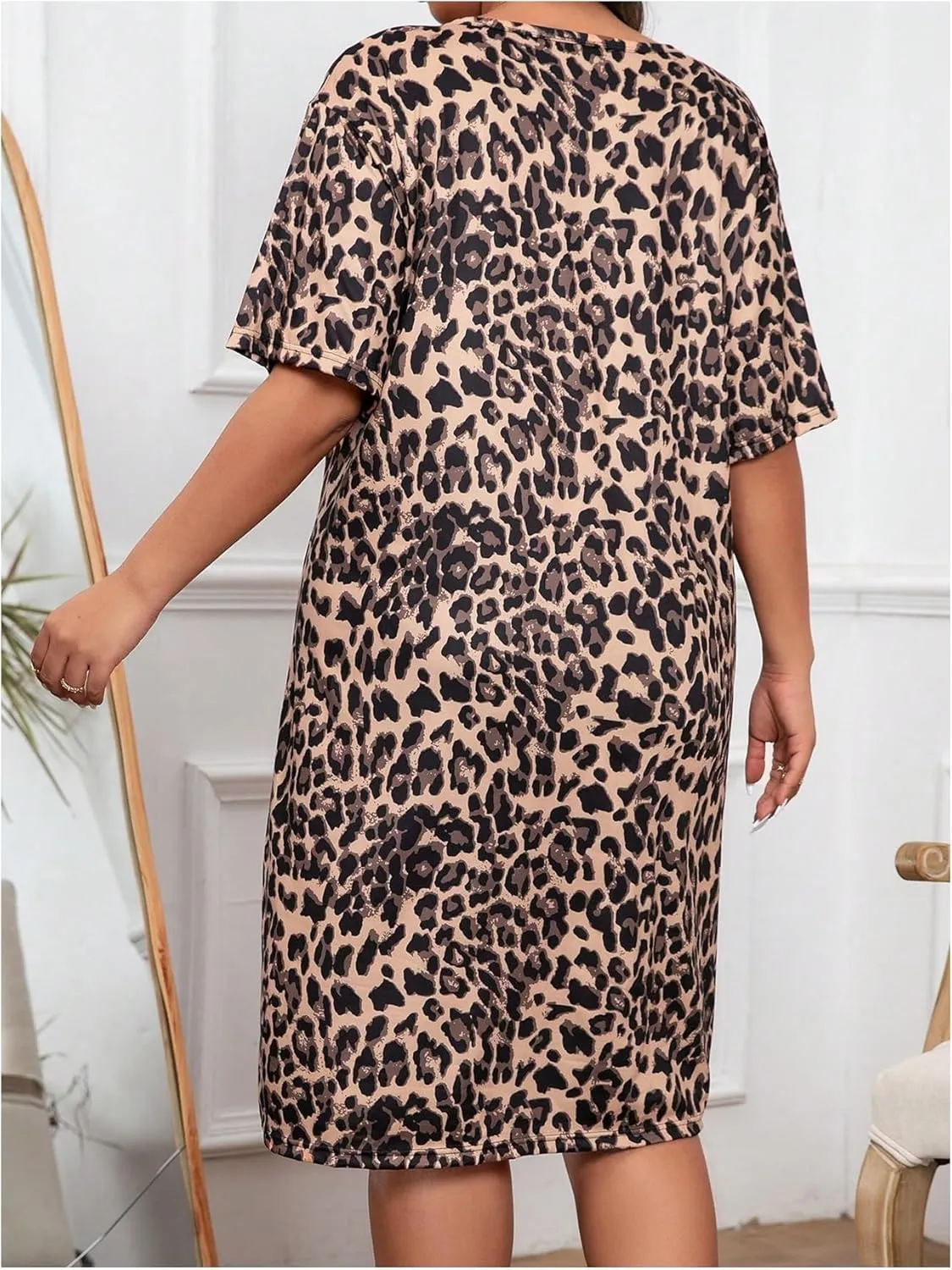 WDIRARA Women's Plus Size Leopard Print Short Sleeve Nightgowns Drop Shoulder Loose Fit Midi Sleepwear Dress