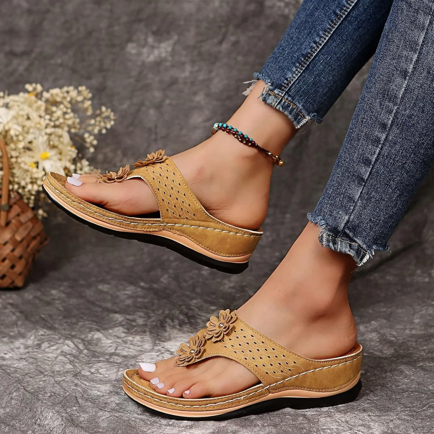 Women Low Wedge Heel Sandals Open Toe Lady Work Summer Shoes Orthopedic Comfortable Arch Support Platform Sandals Walking Anti-Slip Breathable Sandal Slip On Flip Flops Dressy Beach Comfy Slippers
