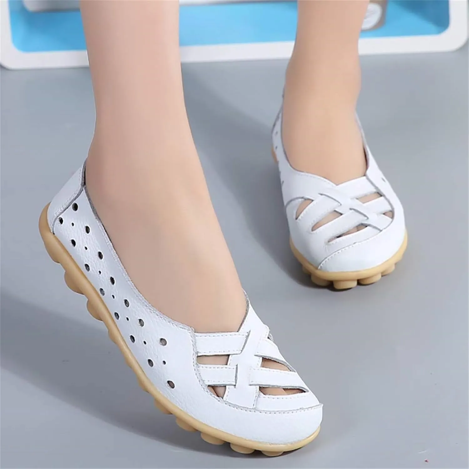 Women's Comfortable Leather Loafers Slip On Walking Flats Casual Round Toe Moccasins Nurse Orthopedic Hollow Shoes Penny Comfort Wide Width Breathable Lightweight Driving Flat Work Loafer