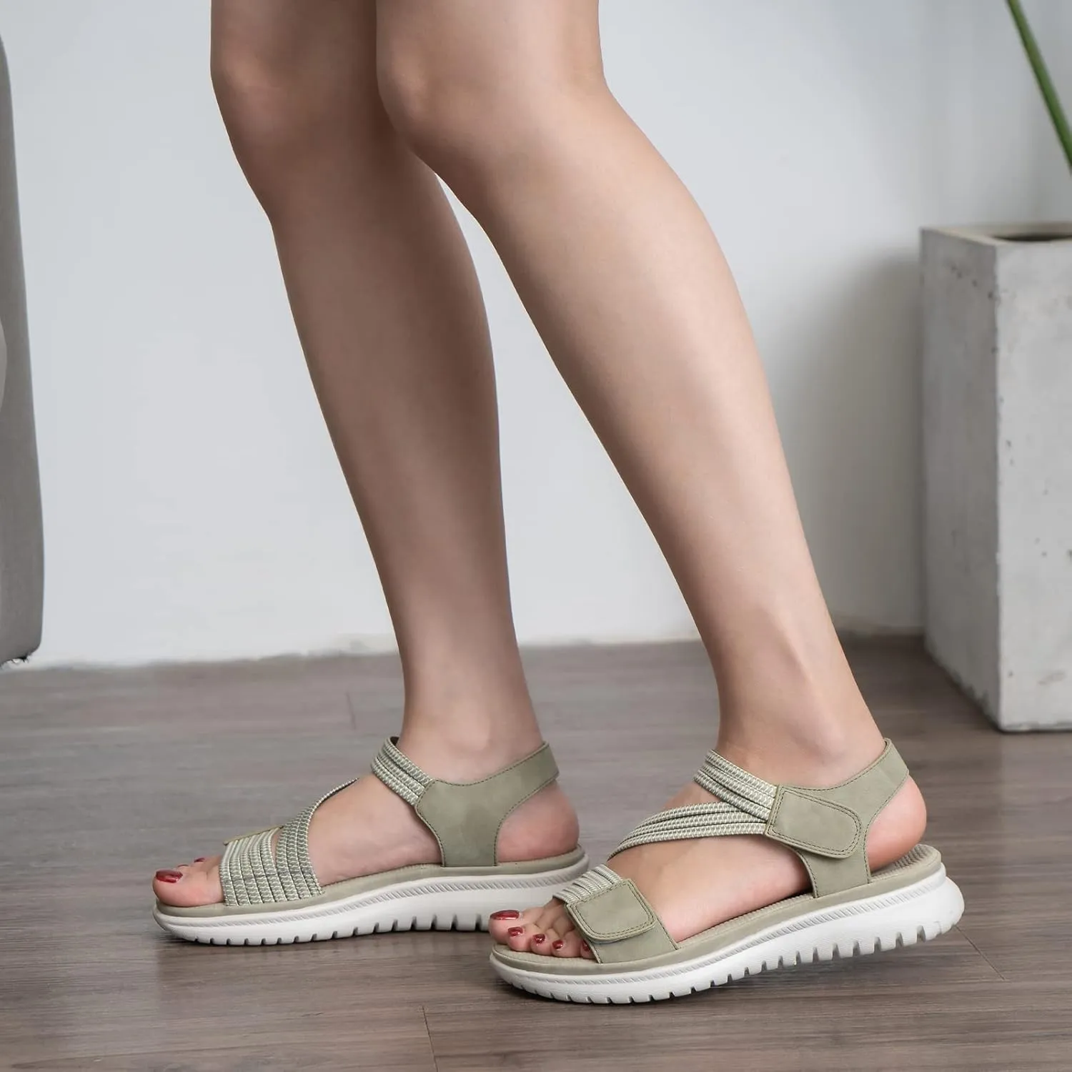 Womens Comfortable Lightweight Outdoor Sport Walking Sandals 2024 Casual Arch Support Sandals Summer Athletic Hiking Sandals Beach Shoes Fashion Non-slip Sandals Water Shoes